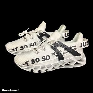 Just So So men’s sneakers NWOB SZ 9
